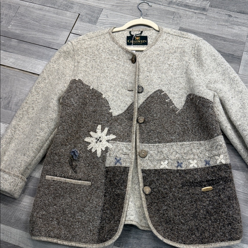 Giesswein Women’s wool Light Gray and Dark Gray Wool Alpine-Style Carigan/Jacket